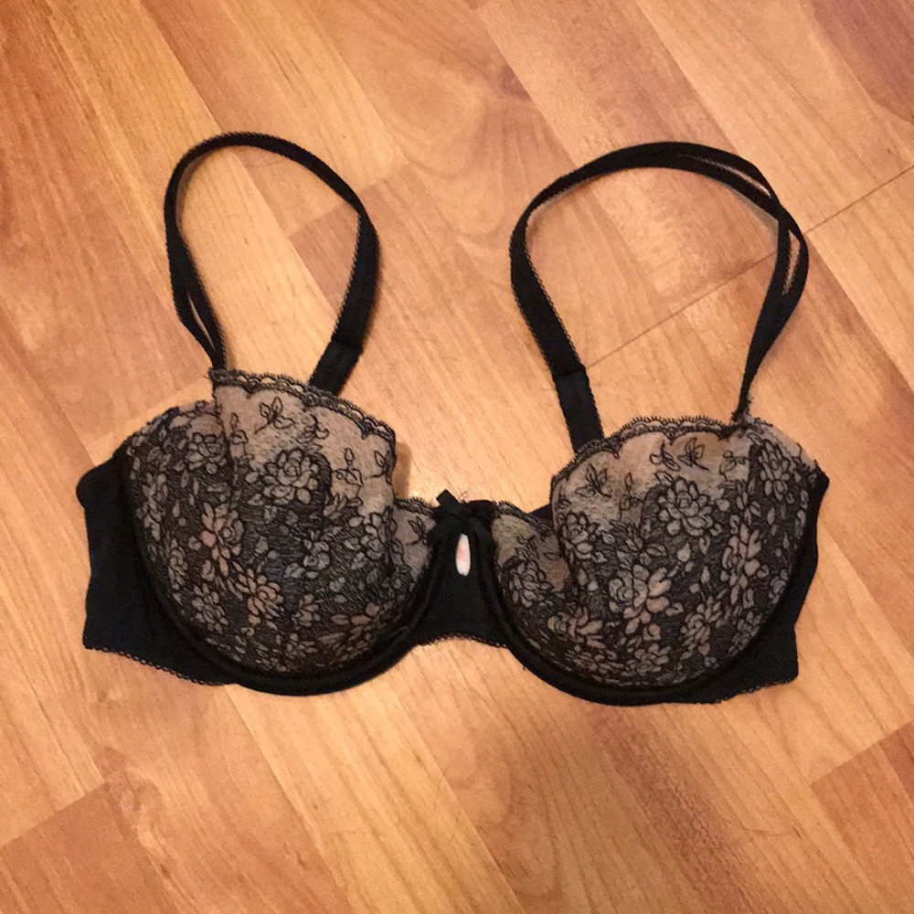 VS black lace bra 34D